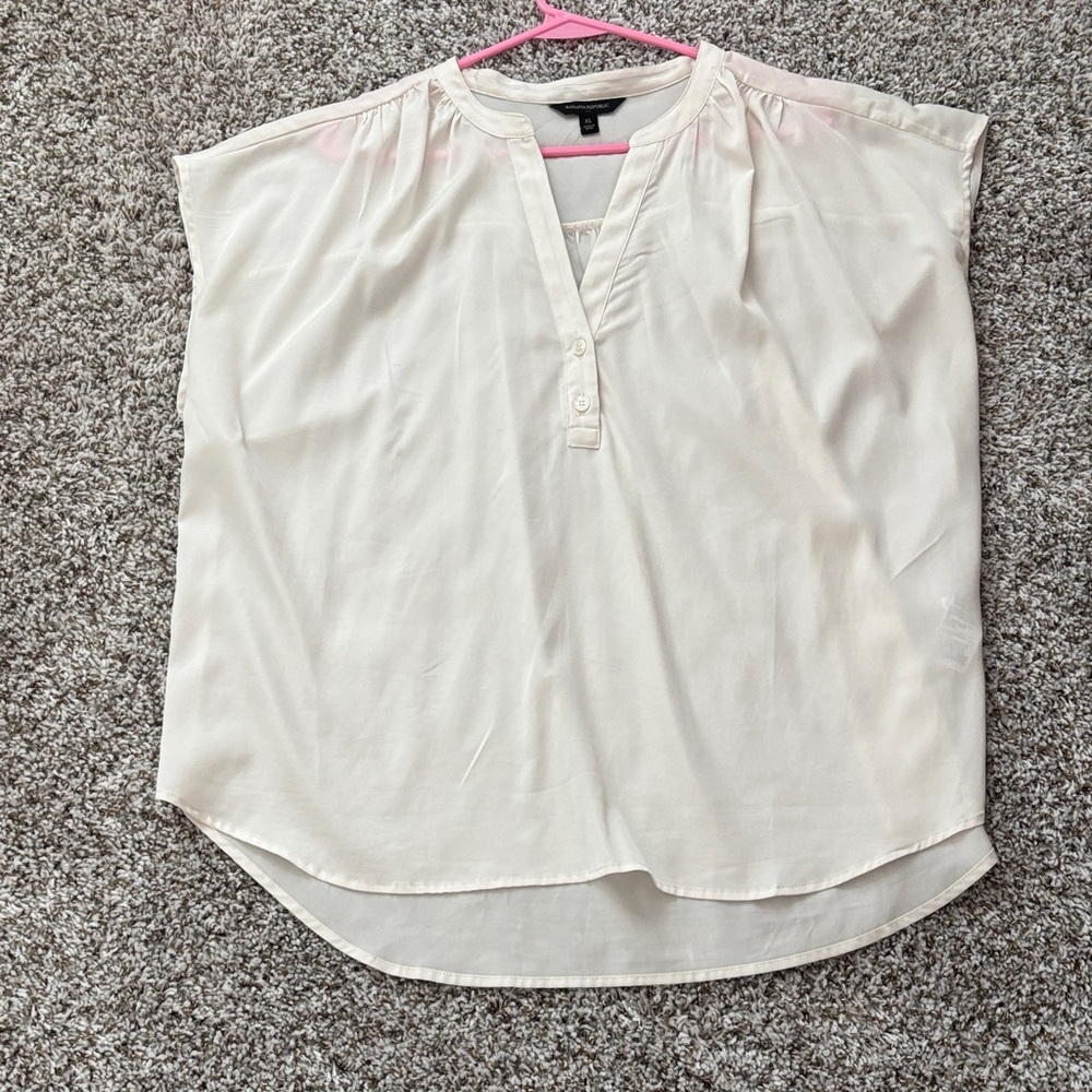 Banana Republic Cream Sleeveless Henley Blouse